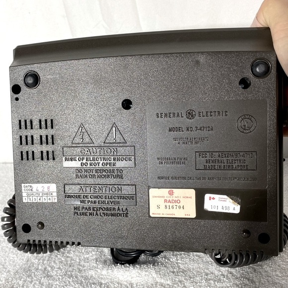 General Electric Combination FM/AM Clock Radio Telephone 7-4710 - Picture 15 of 17